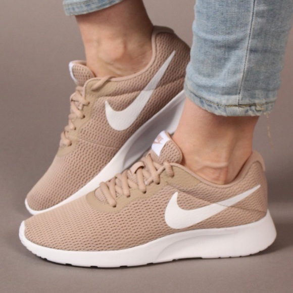 NWT Nike tanjun - Picture 3 of 7